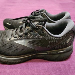 Brooks Ghost 14 women's  - black - size 7M